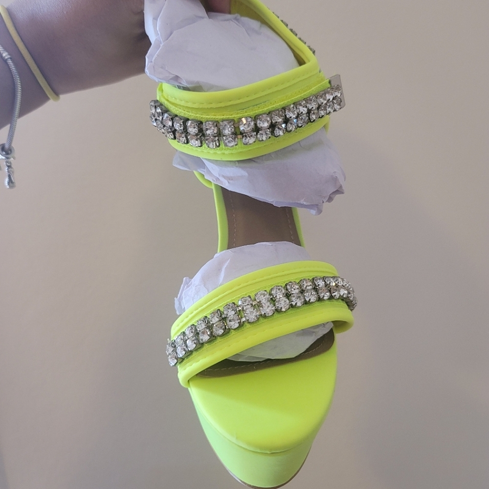 πFINAL PRICE Neon Platform Heelπ - Picture 4 of 5